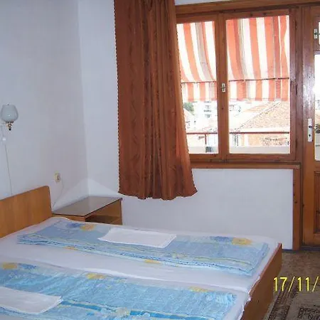 Guest house Kostandara