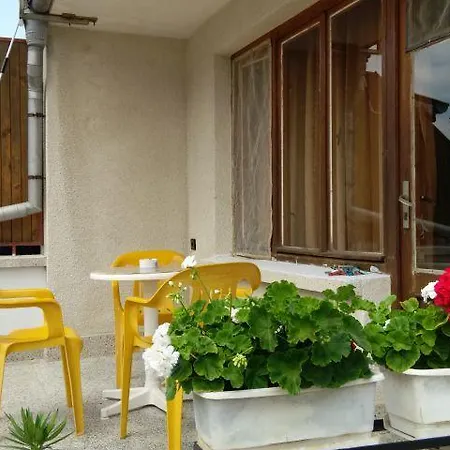 Guest house Kostandara