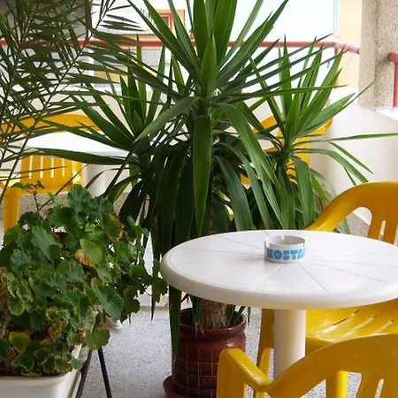 بيت ضيافة Kostandara