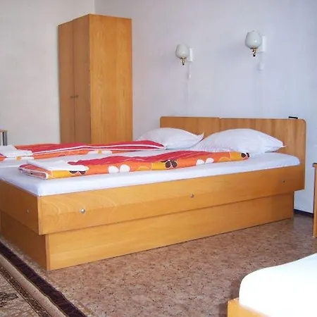 بيت ضيافة Kostandara 3*