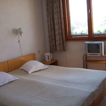 بيت ضيافة Kostandara