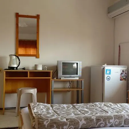 بيت ضيافة Kostandara بوموري